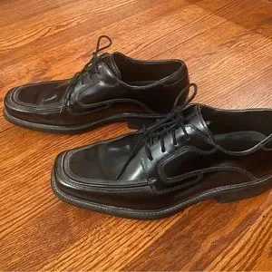 Rockport Men’s Dress Shoes, Men’s Apron Toe. With Box, used maybe twice. Amazon.com: Rockport Total Motion Dressport Apron Toe Oxford  main image 4
